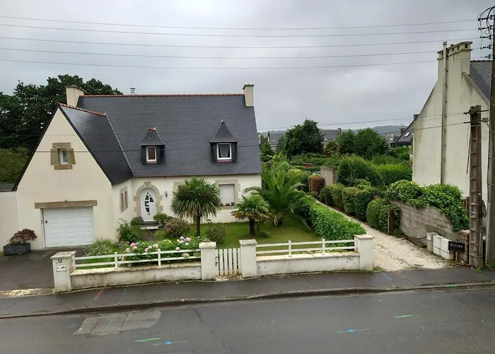 Aux Portes De Brest